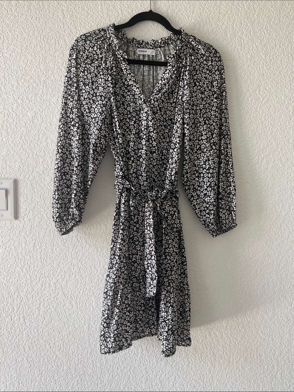 Sonoma black printed dress long sleeve medium petite ruffle hem
